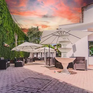 https://canella-hotel.it-romehotels.com